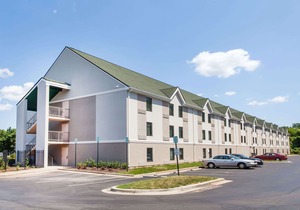 Days Inn by Wyndham Lanham Washington D.C