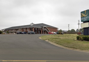 Quality Inn Russellville I-40