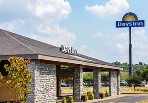 Days Inn by Wyndham Pittsburgh-Harmarville