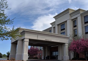 Hampton Inn & Suites Cincinnati-Union Centre
