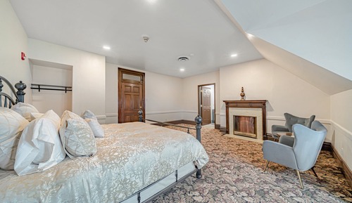 Luxury Suite, 1 King Bed, Non Smoking, Club Lounge Access