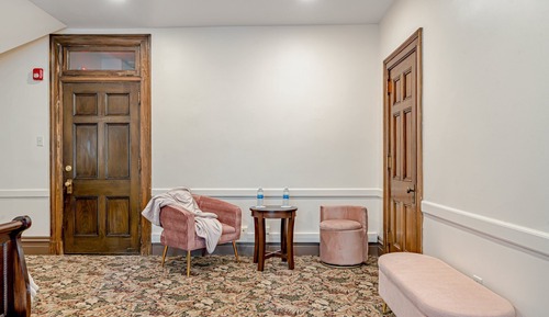 Luxury Suite, 1 Queen Bed, Non Smoking, Club Lounge Access