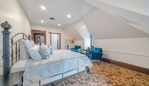 Luxury Suite, 1 King Bed, Non Smoking, Club Lounge Access