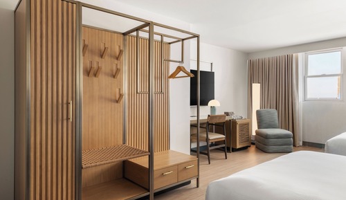 Room, 2 Queen Beds (Larger Room)