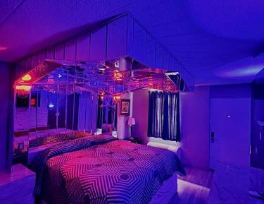 Mirror Room