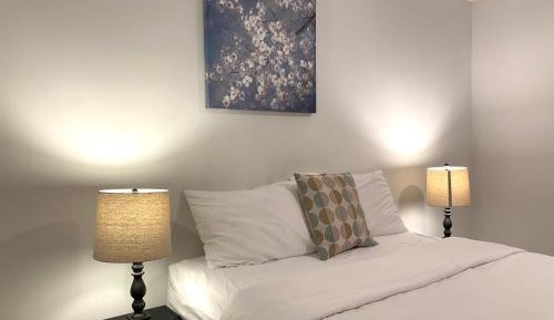 Queen Room with Shared Bathroom