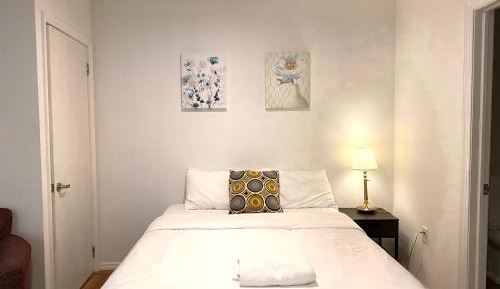 Standard Queen Room