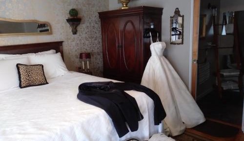 Deluxe King Suite