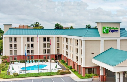 New Pathways Hotel | Holiday Inn Express Memphis Medical Center - Midtown, an Ihg Hotel