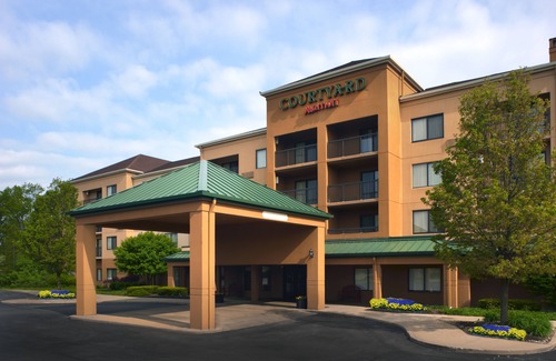 Westlake Hotel | Courtyard Cleveland Westlake
