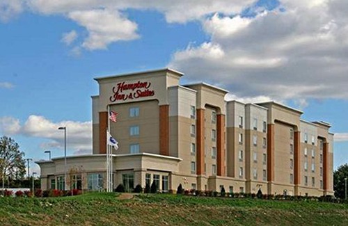 Strabane Hotel | Hampton Inn & Suites Pittsburgh-Meadow Lands
