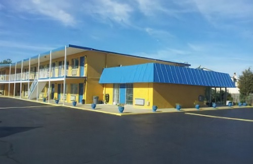 Hampton Hotel | Belmont Inn and Suites