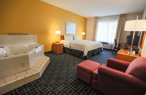 Berea Hotel | Fairfield Inn & Suites Lexington Berea