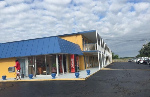 Hampton Hotel | Belmont Inn and Suites
