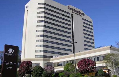 Fort Lee Hotel | DoubleTree by Hilton Fort Lee/George Washington Bridge