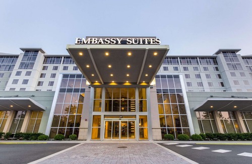 Elizabeth Hotel | Embassy Suites - Newark Airport