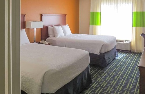 Cranberry Township Hotel | 2-Star Hotel ∙ Quality Inn Cranberry Township