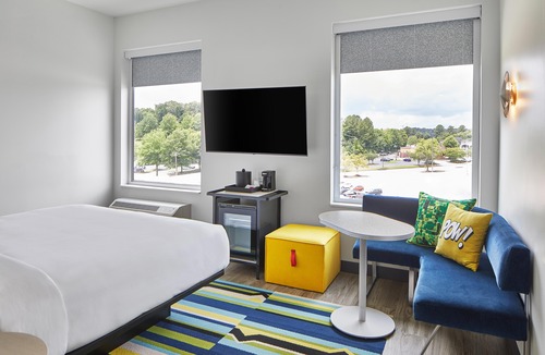 Twin Brook Hotel | Aloft Chattanooga Hamilton Place