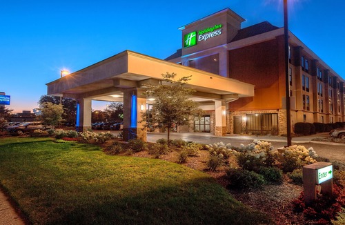 New Pathways Hotel | Holiday Inn Express Memphis Medical Center - Midtown, an Ihg Hotel