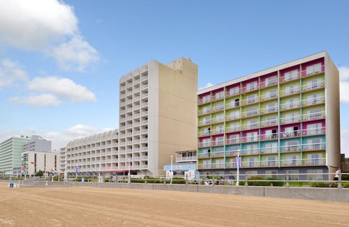 Northeast Virginia Beach Hotel | SureStay Studio by Best Western Virginia Beach Oceanfront