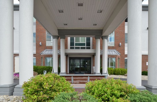 Blue Ash Hotel | Holiday Inn Express Hotel & Suites Cincinnati-Blue Ash, an Ihg Hotel