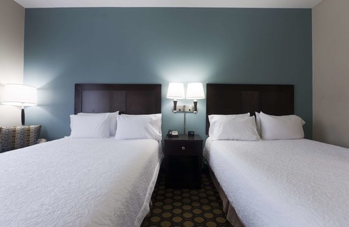 North Brunswick Hotel | Hampton Inn North Brunswick