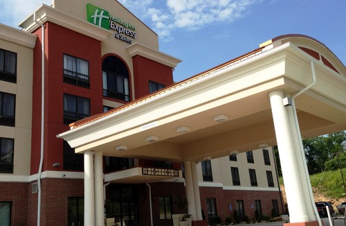 Cross Lanes Hotel | Holiday Inn Express & Suites Cross Lanes, an Ihg Hotel