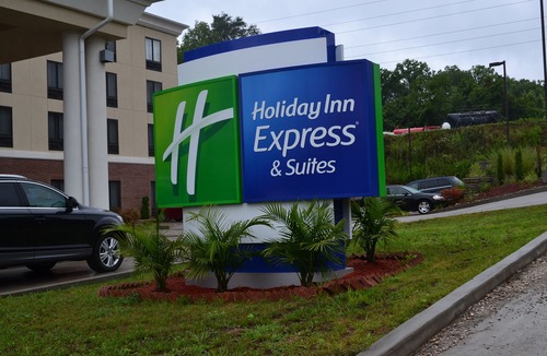Cross Lanes Hotel | Holiday Inn Express & Suites Cross Lanes, an Ihg Hotel