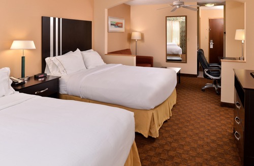 Blue Ash Hotel | Holiday Inn Express Hotel & Suites Cincinnati-Blue Ash, an Ihg Hotel