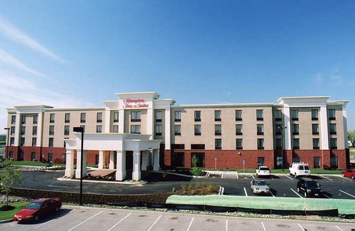 West Chester Hotel | Hampton Inn & Suites Cincinnati-Union Centre