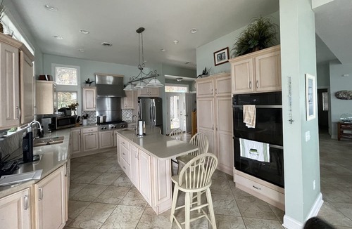 Erie House | Beautiful Beachfront Property. Available lunar eclipse week! Path of totality 😎