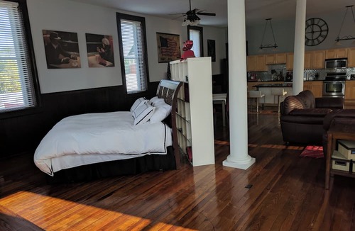 Milan Apartment | Loft Near Perfect North Slopes, The Ark, Creation, and Hoosier Museums, Casinos