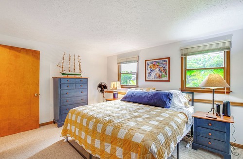 Hanoverton House | Guilford Lake Retreat w/ Dock & Kayaks!