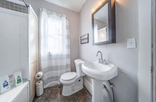 Akron House | Large 5-Bed, 2-Bath Central Akron Group House