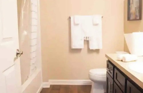 Easton Apartment | King Kozy space & Easton near Airportn