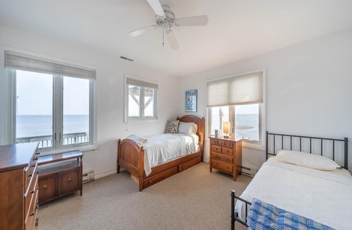 Green Creek House | Stunning View, Villa on the Beach