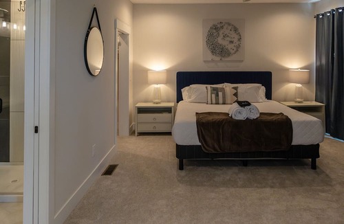 Merion Village Condo | Luxe 3-bedroom Condo in German Village! Close To All Dining and Events!