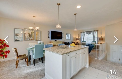 Fort Washington House | Pet friendly Spacious 5-bedroom house inFort Washington with free parking , WiFi