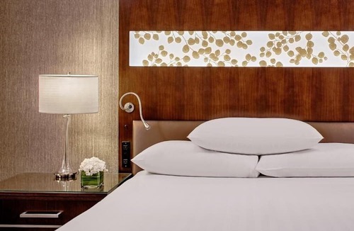 Chinatown Apartment | King Room Near Metro Center station WDC