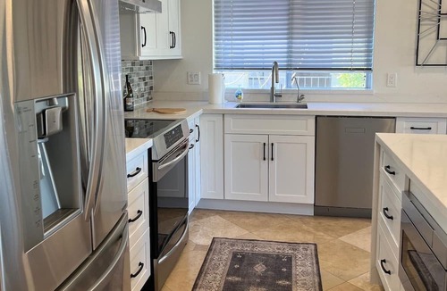 Monterey Point Condo | Lakeside 2-bedroom condo with WiFi, pool and fitness room in lovely Scottsdale