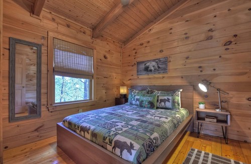 Chatsworth Cabin | Hillin and Chillin: A Cozy Cabin Retreat in the North Georgia Mountains