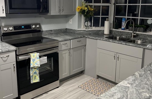 Rosaryville House | NEWLY Renovated! Claire's Corner in Cheltenham!