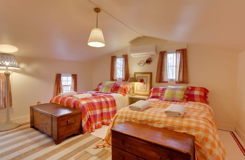 Sussex House | Wantage Getaway w/ Private Pickleball Court!