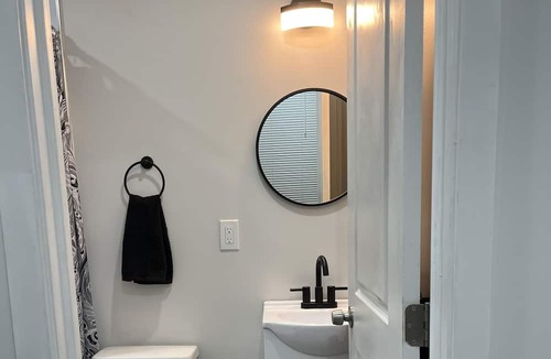 Brewerytown Apartment | Brewerytown "Philadelphia Art Museum" 2 Bedroom 2 Bathroom Bi-level Apt Skyline!