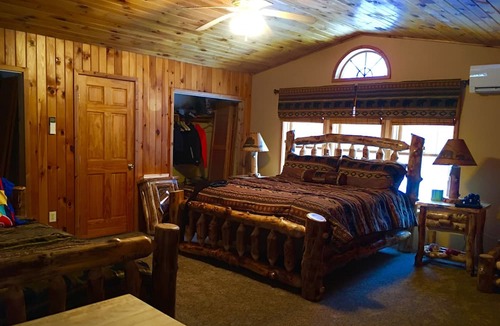 Mongaup Valley Cabin | Cozy post n beam barn cabin