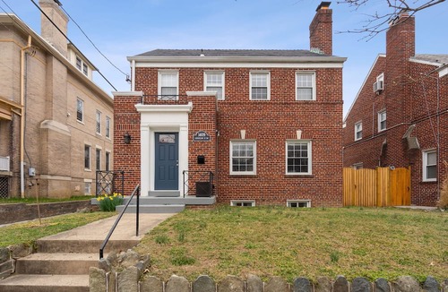 16th Street Heights Apartment | Cozy and modern Basement Apartment in great Washington, DC neighborhood!