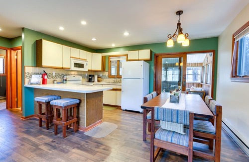 Lackawaxen Cabin | Rustic Masthope Mountain Retreat w/ Private Sauna!