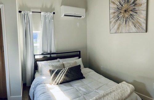 Lawrenceville Cottage | Cozy Suite near Princeton