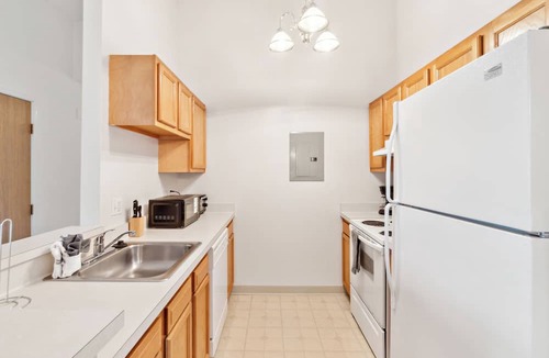 Wadsworth Apartment | Stratford Crossings 310 I 2 bed 2 bath