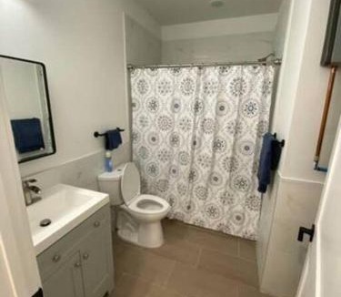 East Parkside Apartment | Stylish Apt\Sleeps 3\1717 Apt 5